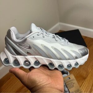 Nike Air Max Dn8 GS “Wolf Grey Metallic Silver” HF7310 001 6.5Y/8W